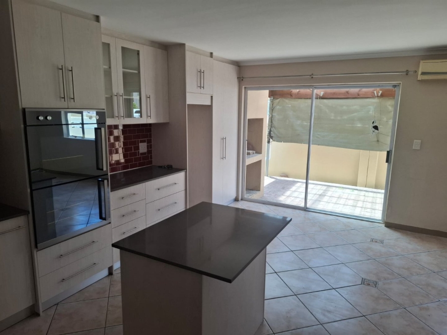 3 Bedroom Property for Sale in Gordons Bay Central Western Cape